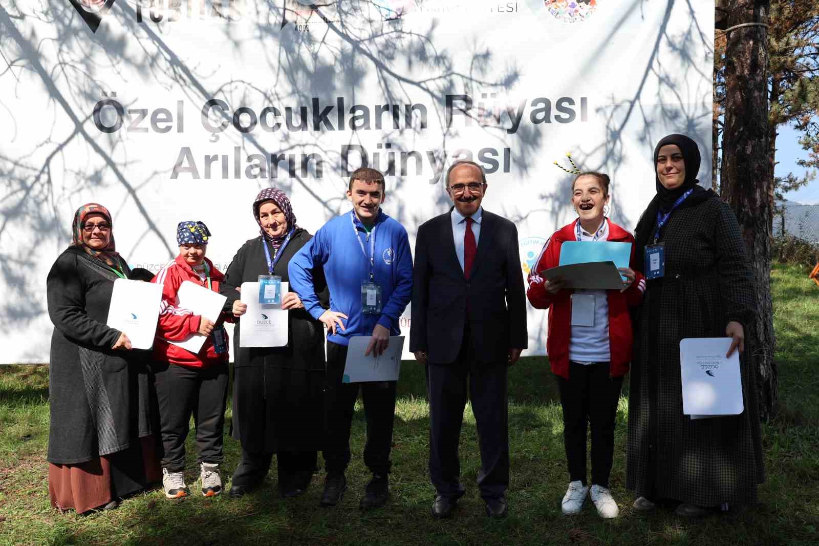 "&Ouml;zel &ccedil;ocukların r&uuml;yası arıların d&uuml;nyası" projesi tamamlandı
