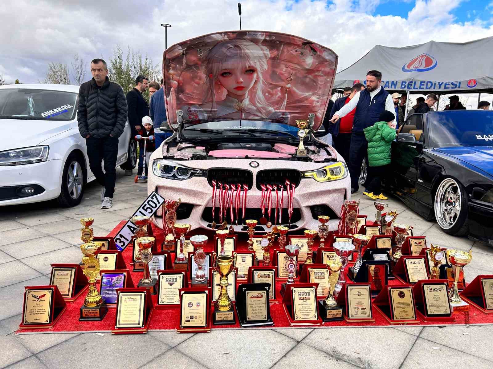 Ankara&rsquo;da &lsquo;Otomobil Festivali G&uuml;zellik ve Desibel Yarışması&rsquo; renkli g&ouml;r&uuml;nt&uuml;lere sahne oldu
