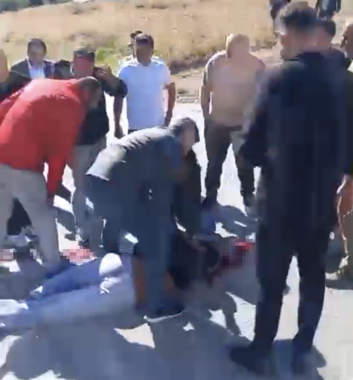 İzmir&rsquo;de otomobil ile motosiklet &ccedil;arpıştı: 15 yaşındaki s&uuml;r&uuml;c&uuml; hayatını kaybetti
