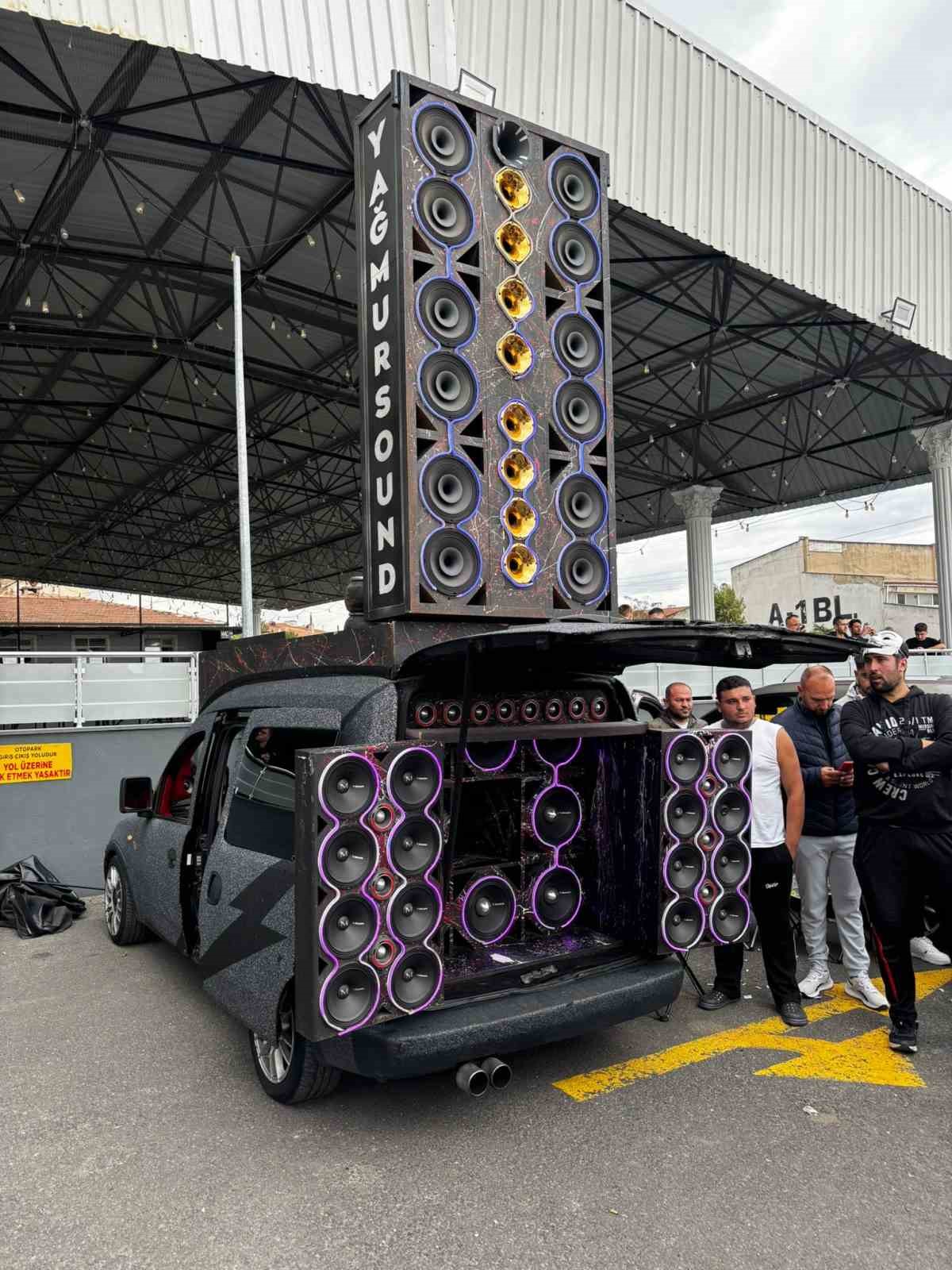 Modifiye tutkunları Lüleburgaz’da bir araya geldi
