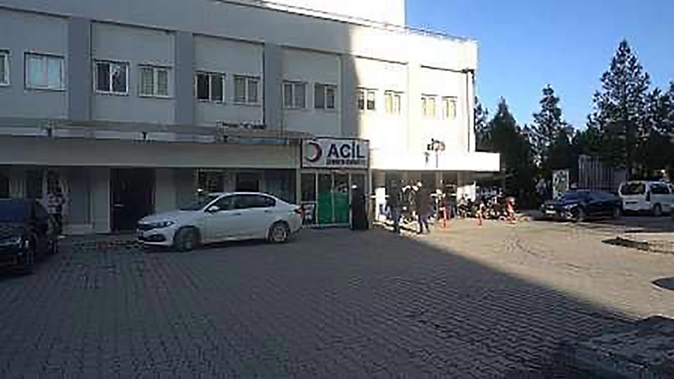 Kurtalan’da kontrolden çıkan motosiklet devrildi, 2 kişi yaralandı