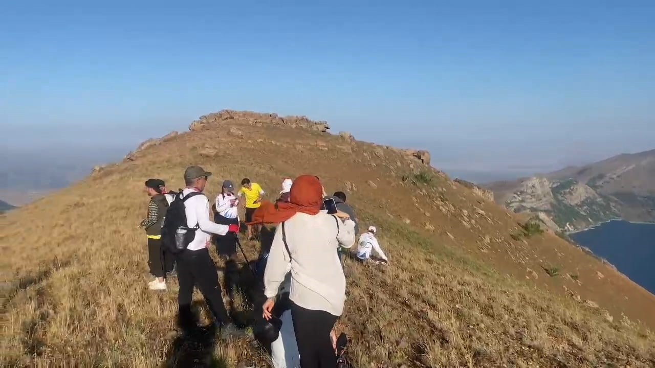 "Yery&uuml;z&uuml; Cenneti"nde zirve tırmanışı yapıldı
