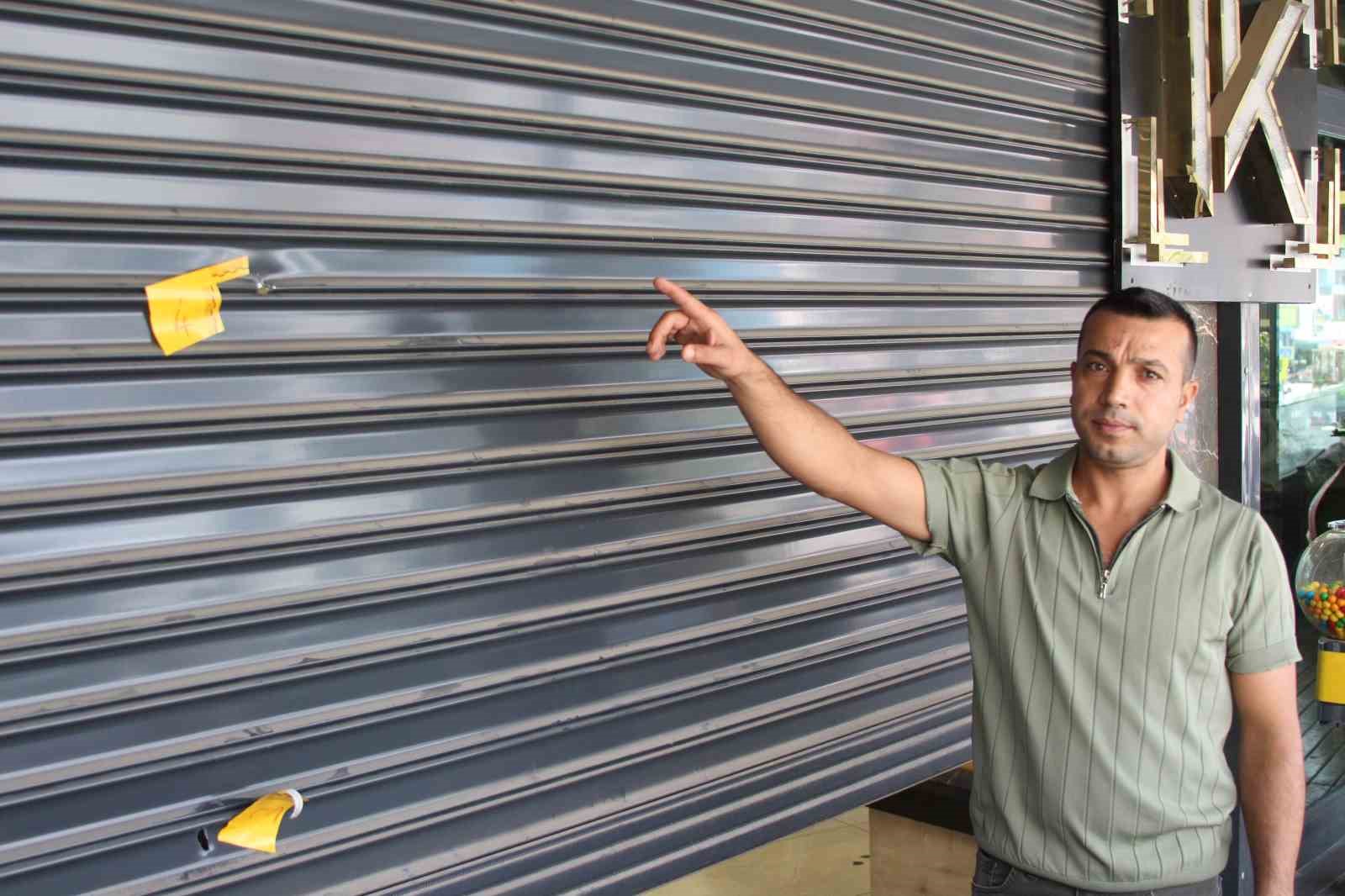 Adana’da iş yeri iki defa kurşunlandı: "El bombası attıracağım" diyerek haraç istemeye başladılar