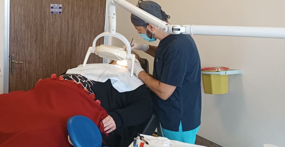 Obezite nedeniyle yıllardır diş tedavisi olamayan hasta sağlığına kavuştu