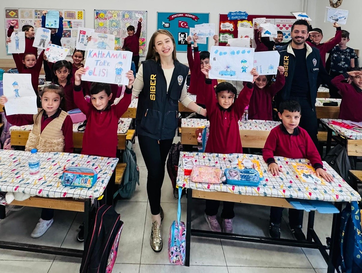 SİBERAY ekibinden öğrencilere "Güvenli İnternet" eğitimi