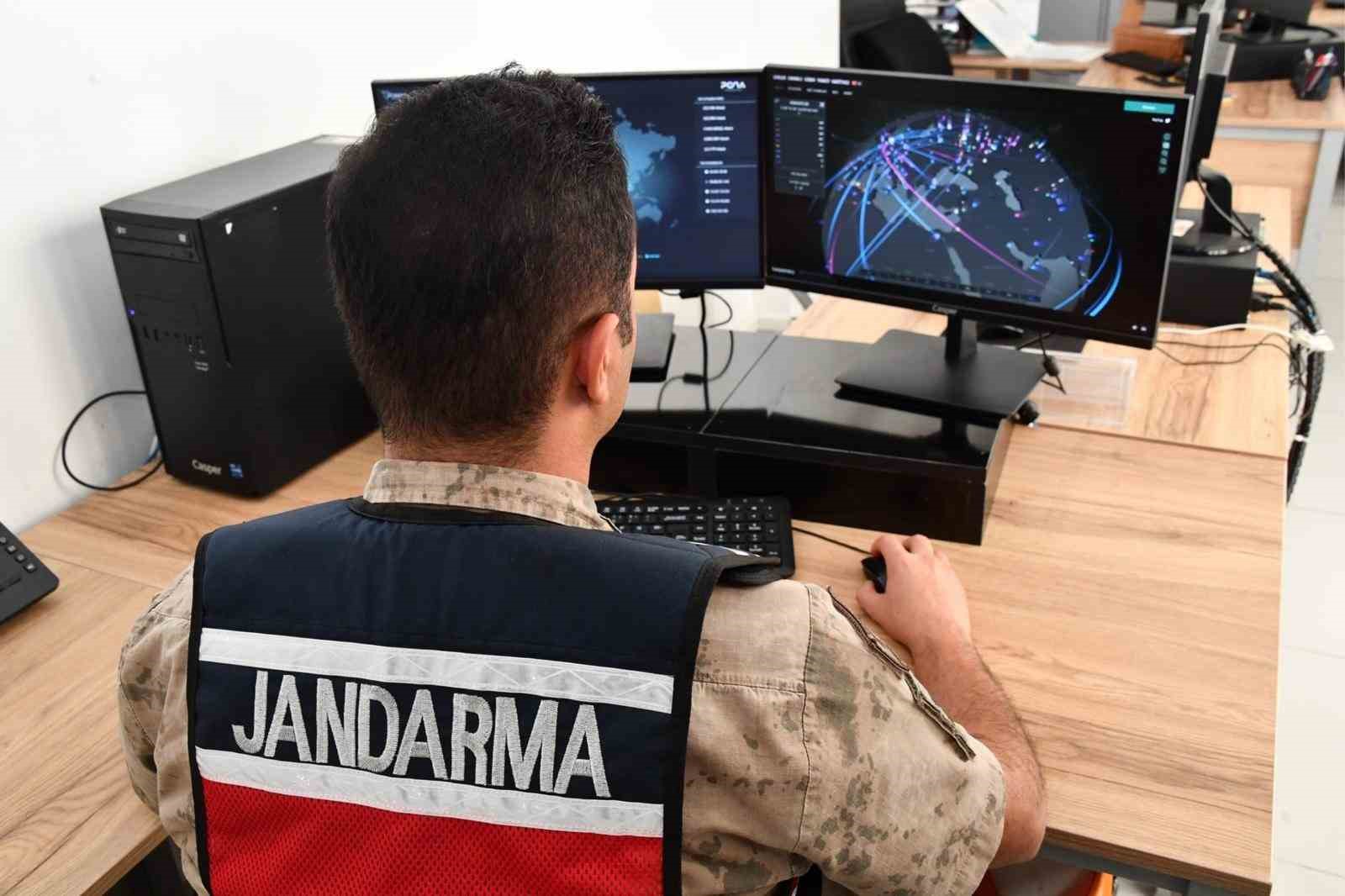 Gaziantep’te 52 vatandaşı toplam 2 milyon TL dolandıran 17 şüpheli tutuklandı