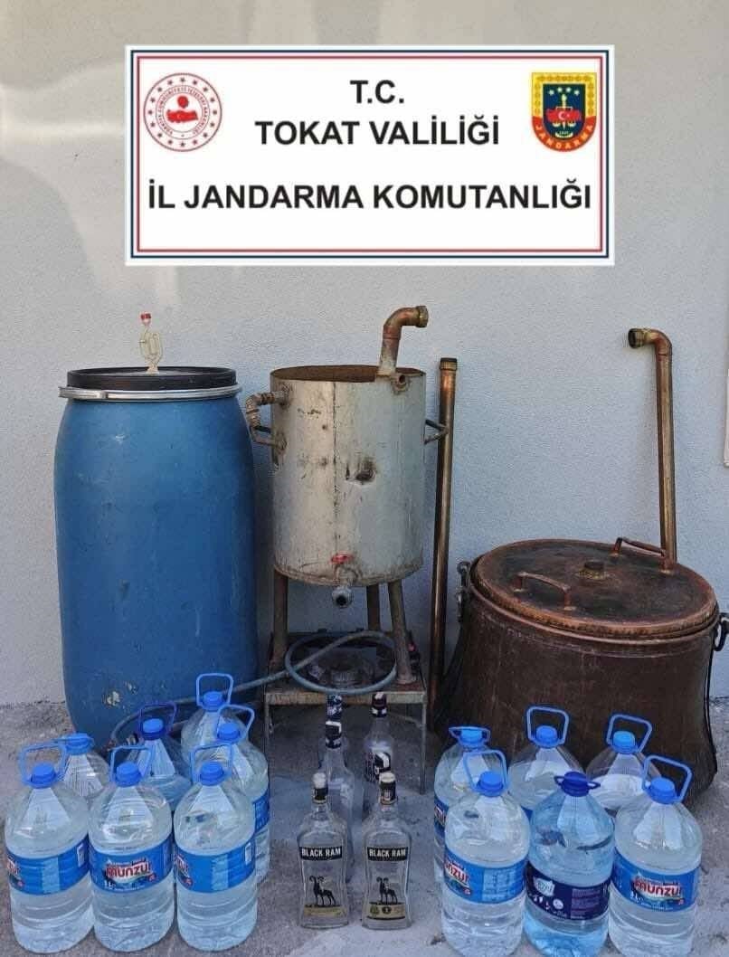 Tokat’ta 2 ayda 292 litre kaçak içki ele geçirildi
