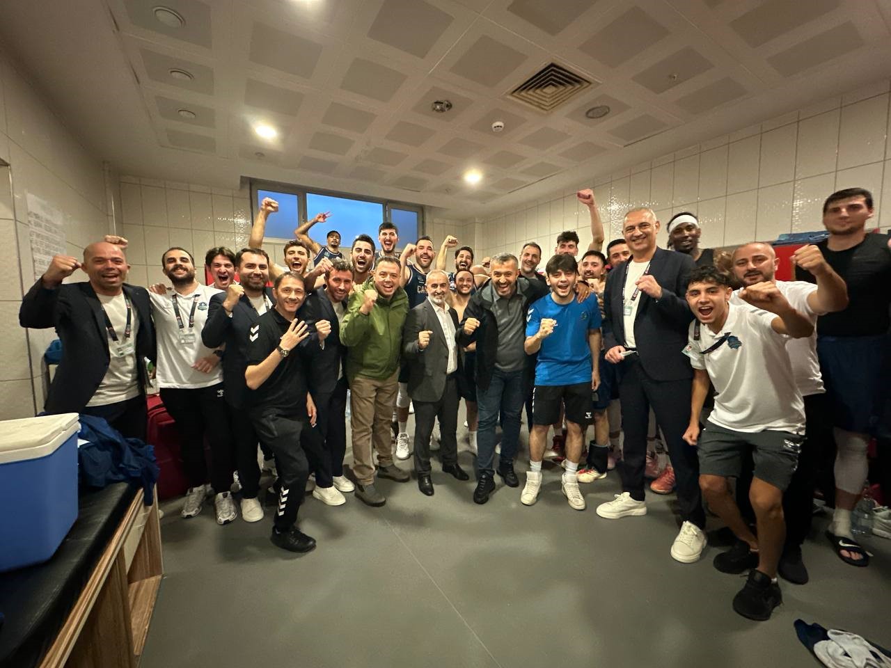 Yalova’da zafer Çayırova’nın: 95-83
