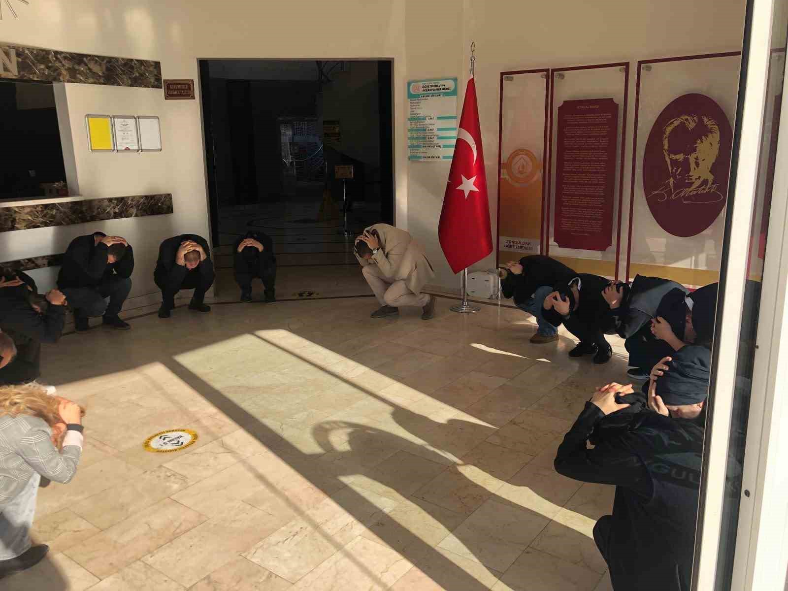Zonguldak Öğretmenevi’nde deprem ve tahliye tatbikatı