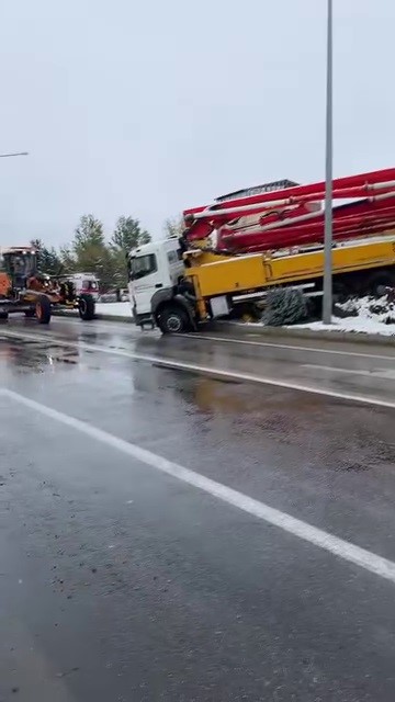 Kar yağışı trafik kazalarına neden oldu

