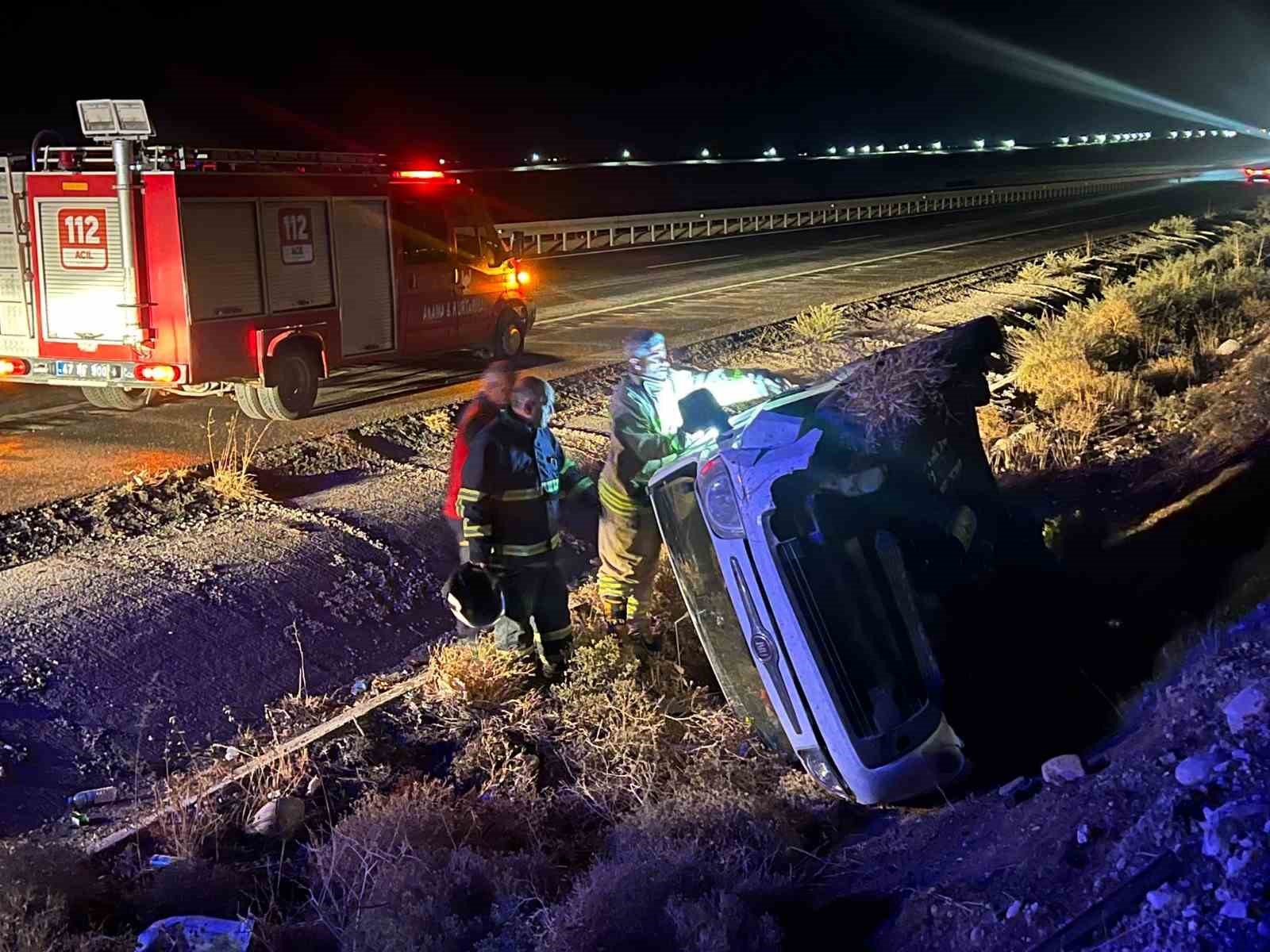 Mardin’de devrilen hafif ticari aracın sürücüsü yaralandı