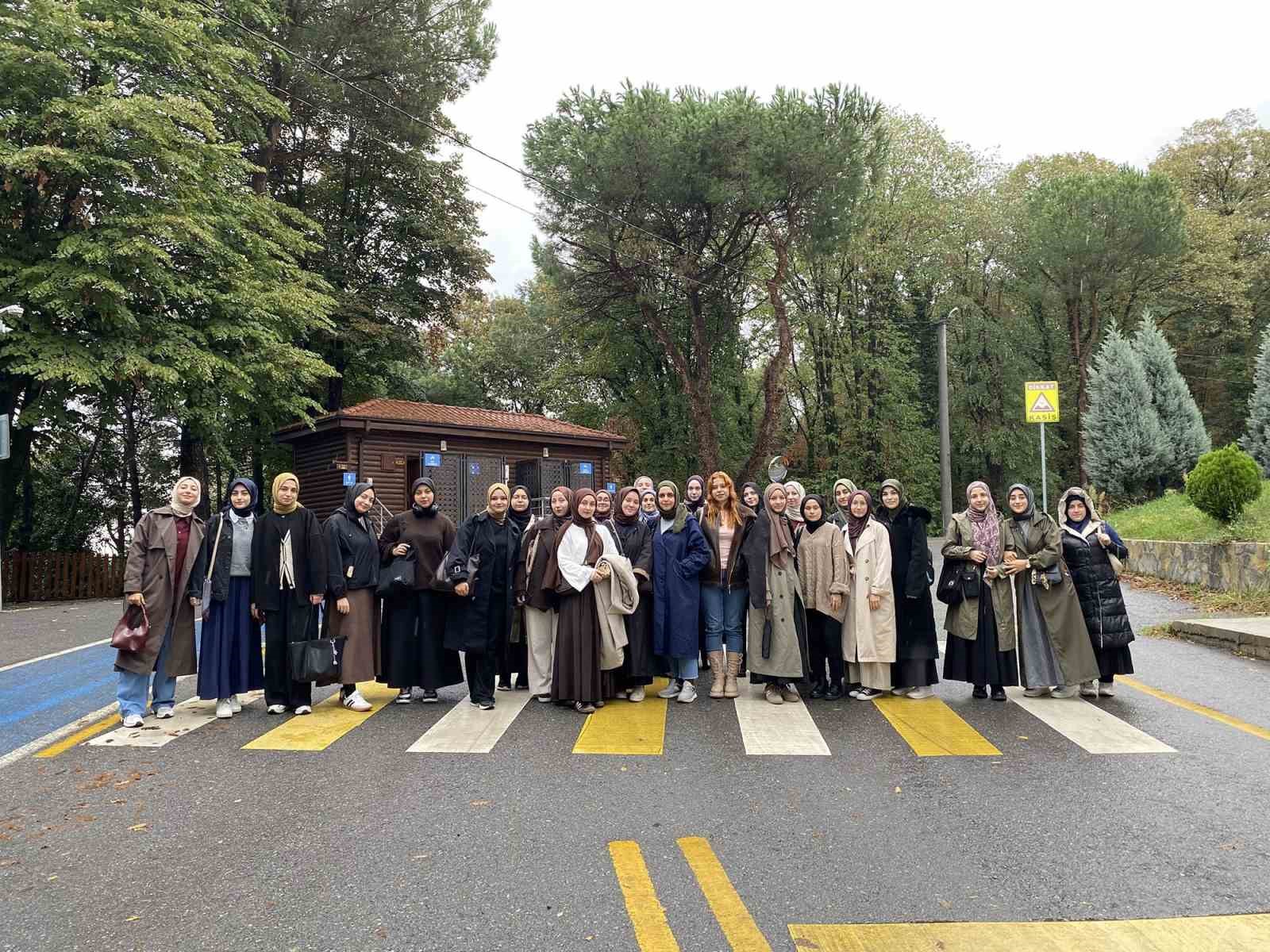 Gençler Sakarya’nın cennet mekanlarıyla ve tarihiyle buluşuyor