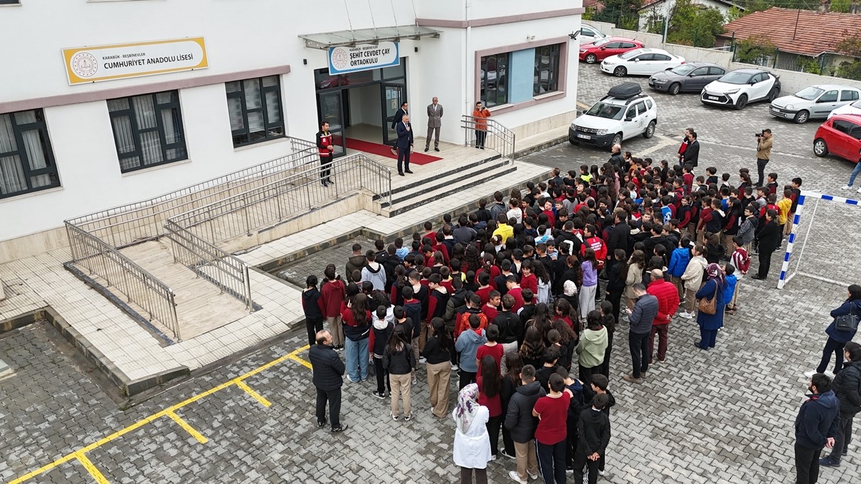 Karabük&rsquo;teki okullarda eş zamanlı deprem tatbikatı