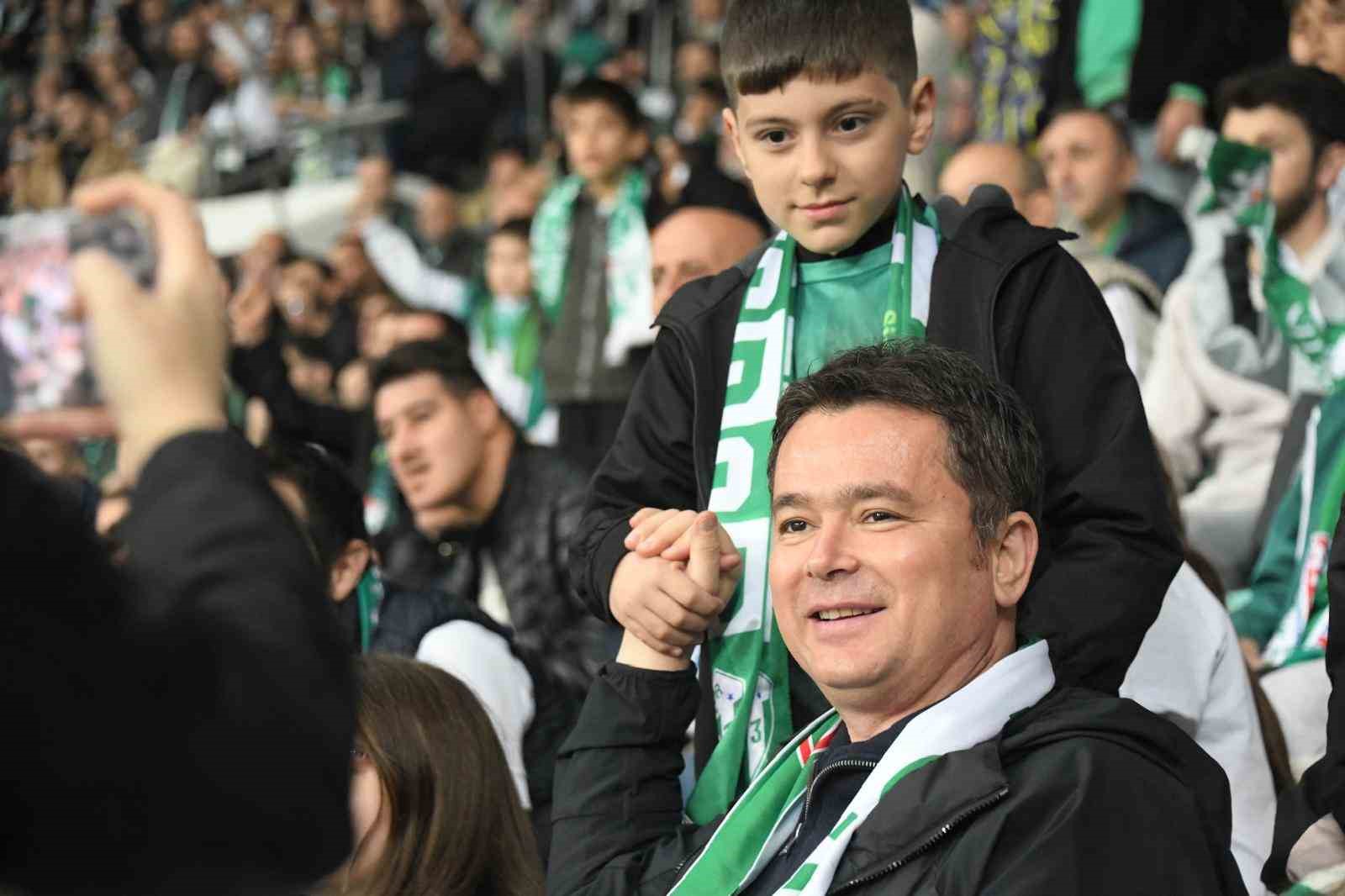 Osmangazi’de minik kalpler Bursaspor için attı
