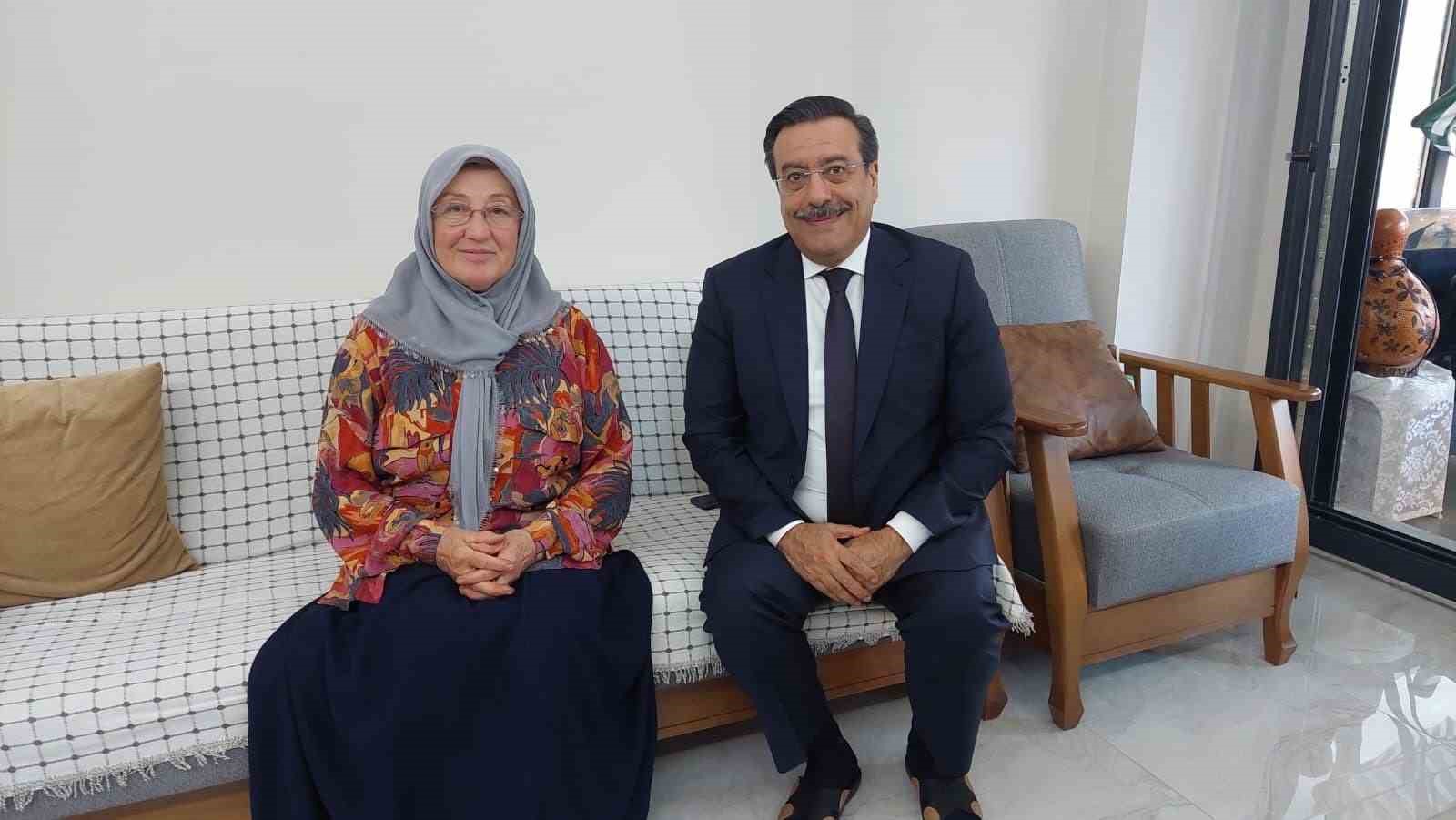 Burhaniye Kaymakamı Atilla, şehit ailesini ziyaret etti