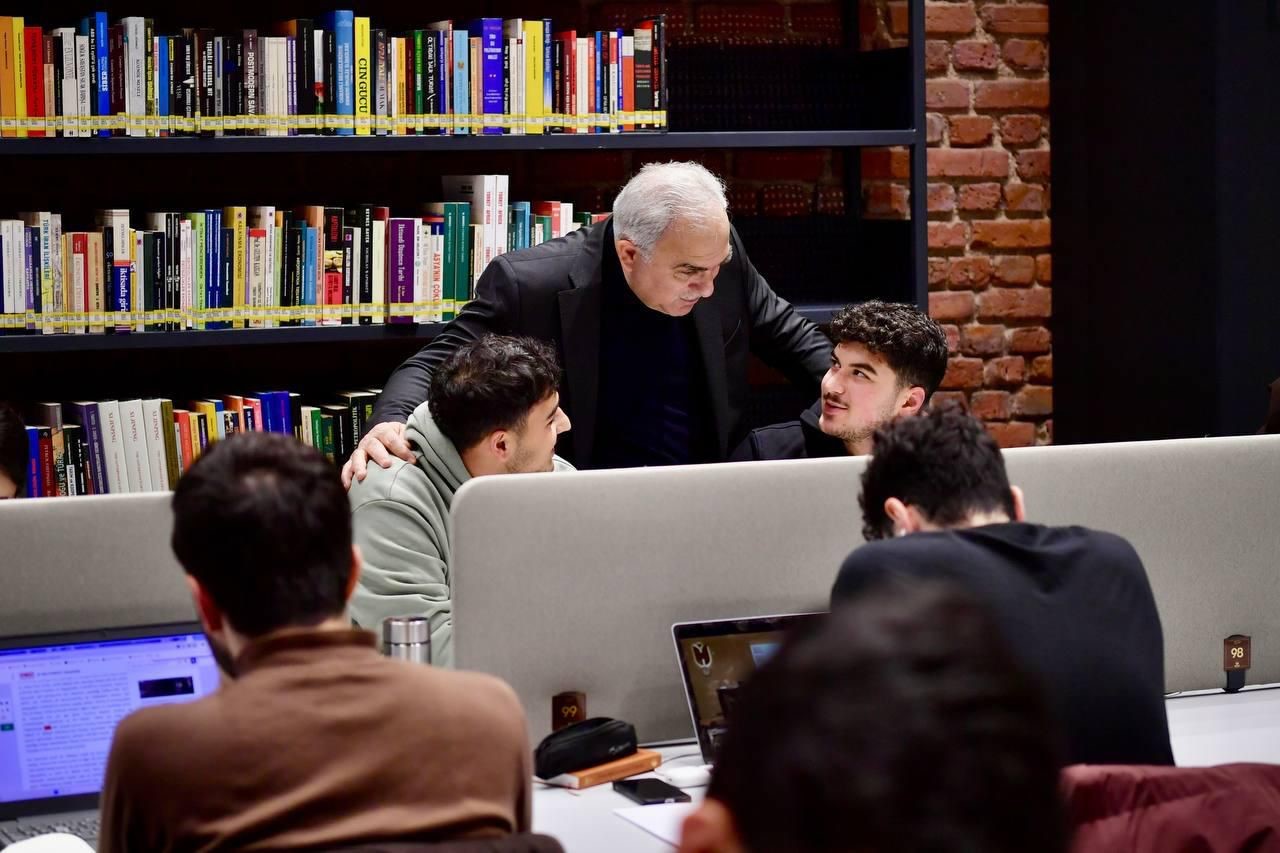 Fatih&rsquo;te gen&ccedil;liğe yatırım geleceğe umut oluyor
