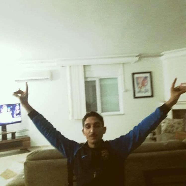 Antalya&rsquo;da sokakta bı&ccedil;aklandı, cesedi sarp kayalıklarda bulundu
