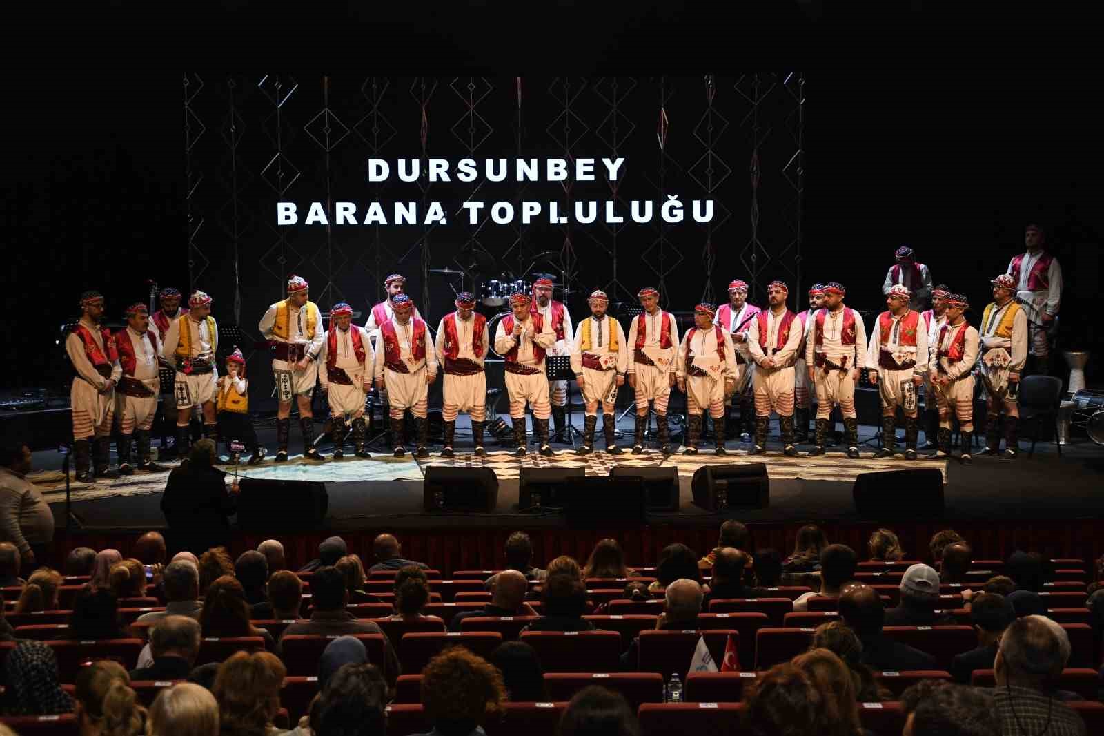 Balıkesirlilerden &uuml;&ccedil; g&uuml;n s&uuml;ren 10.10 etkinliklerine yoğun ilgi
