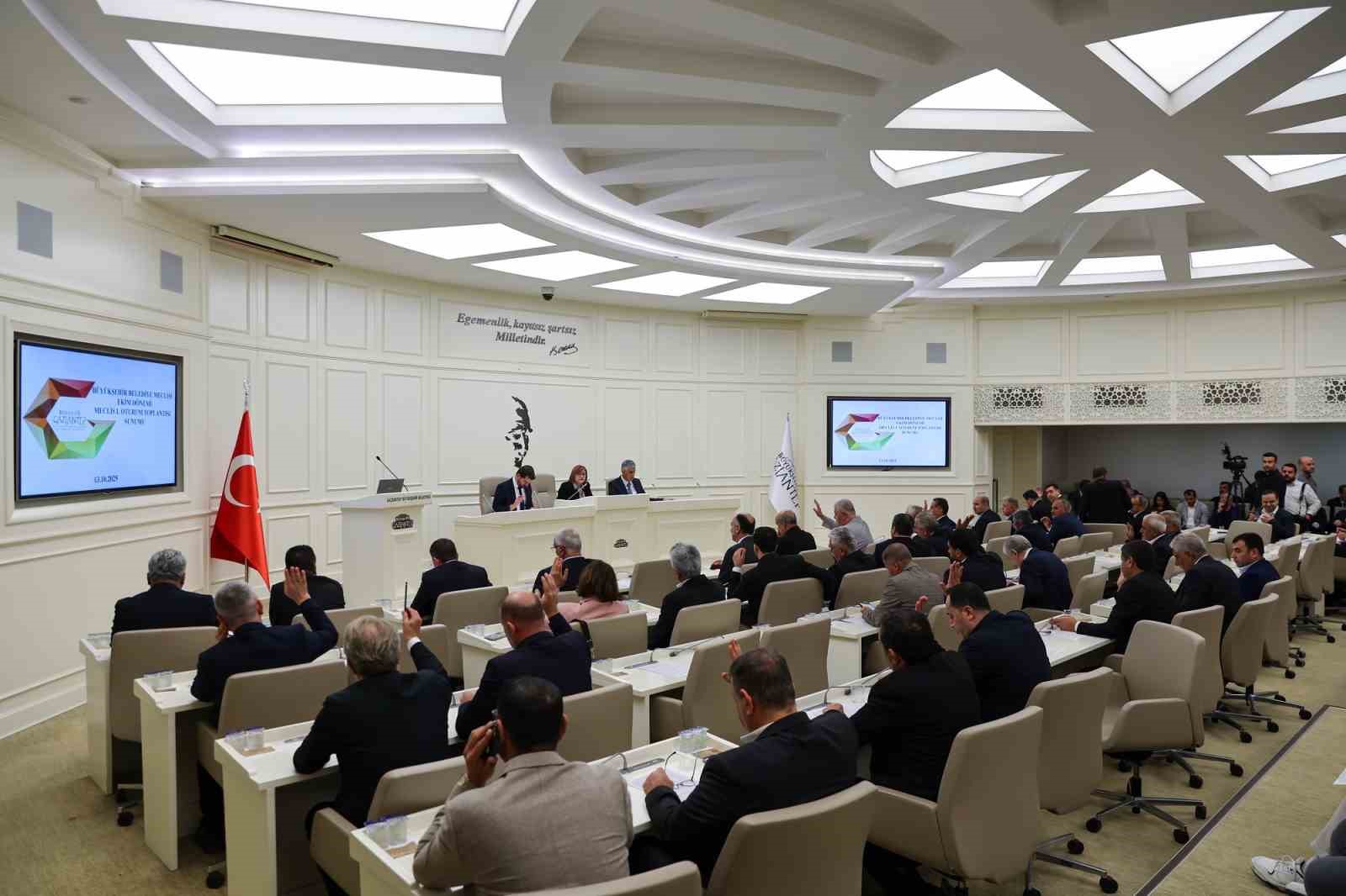 Gaziantep B&uuml;y&uuml;kşehir Belediyesi Ekim Ayı Meclisi toplandı
