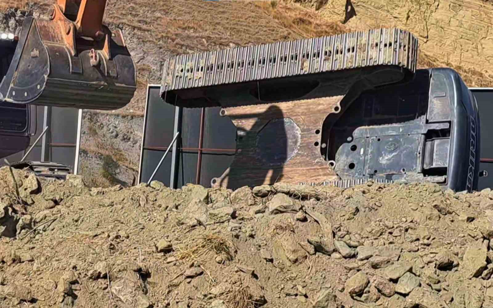 Söke’de iş makinesi devrildi: 1 yaralı