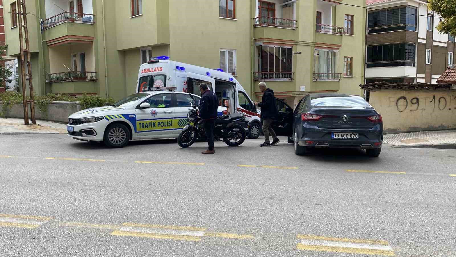 Motosiklet ile otomobil çarpıştı: 1 yaralı