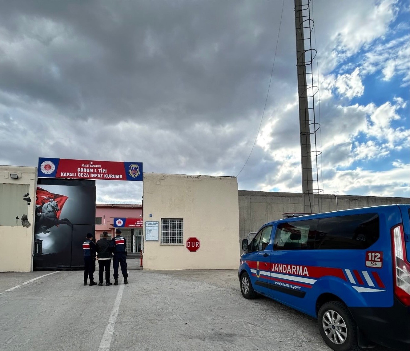 Fabrika deposunu kundaklayan zanlı, JASAT’tan kaçamadı