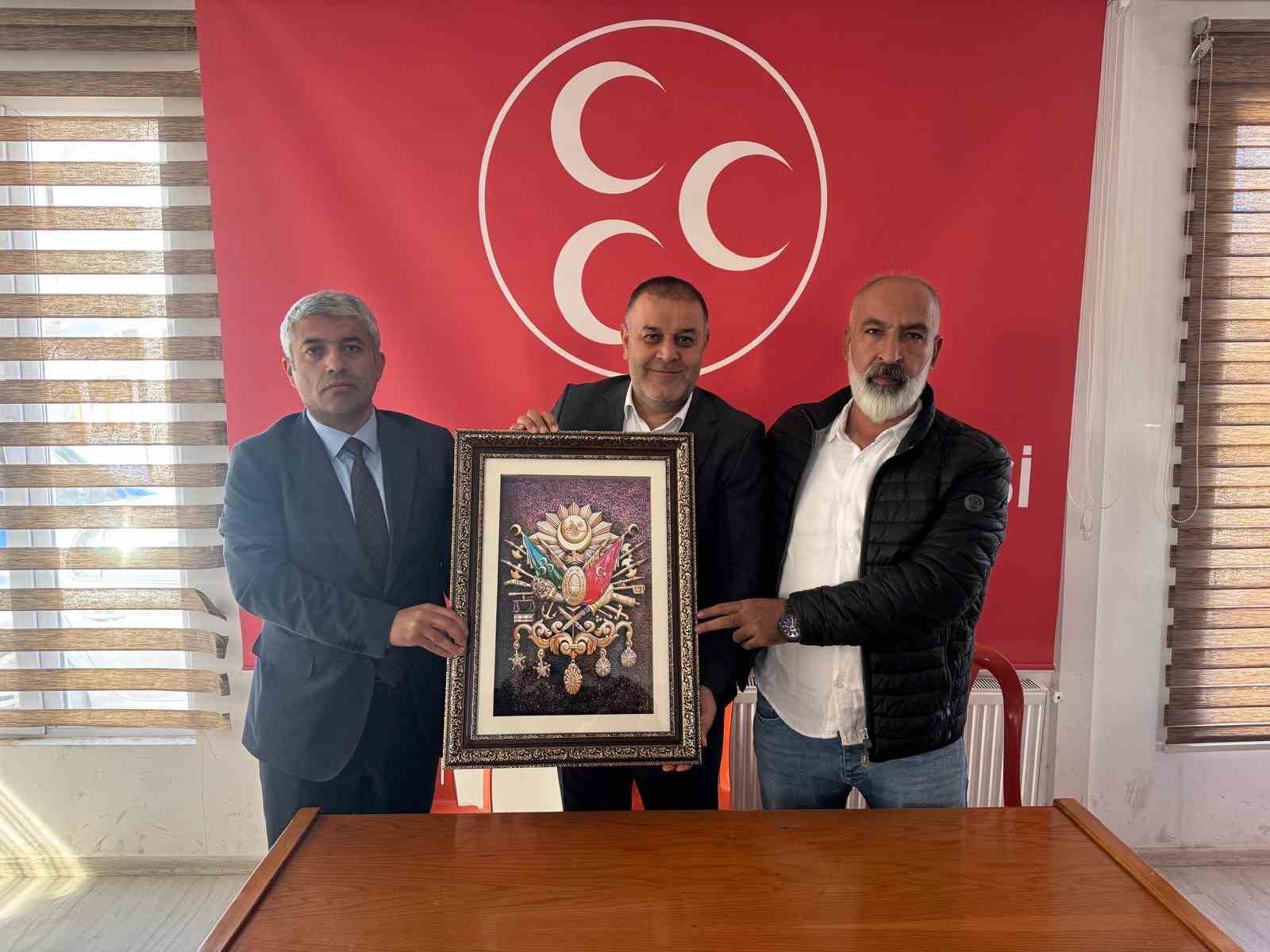 Malatya Minib&uuml;s&ccedil;&uuml;ler Odası Başkanı İnce, MHP İl Başkanı G&ouml;k&rsquo;e minib&uuml;s&ccedil;&uuml;lerin sorunlarını aktardı
