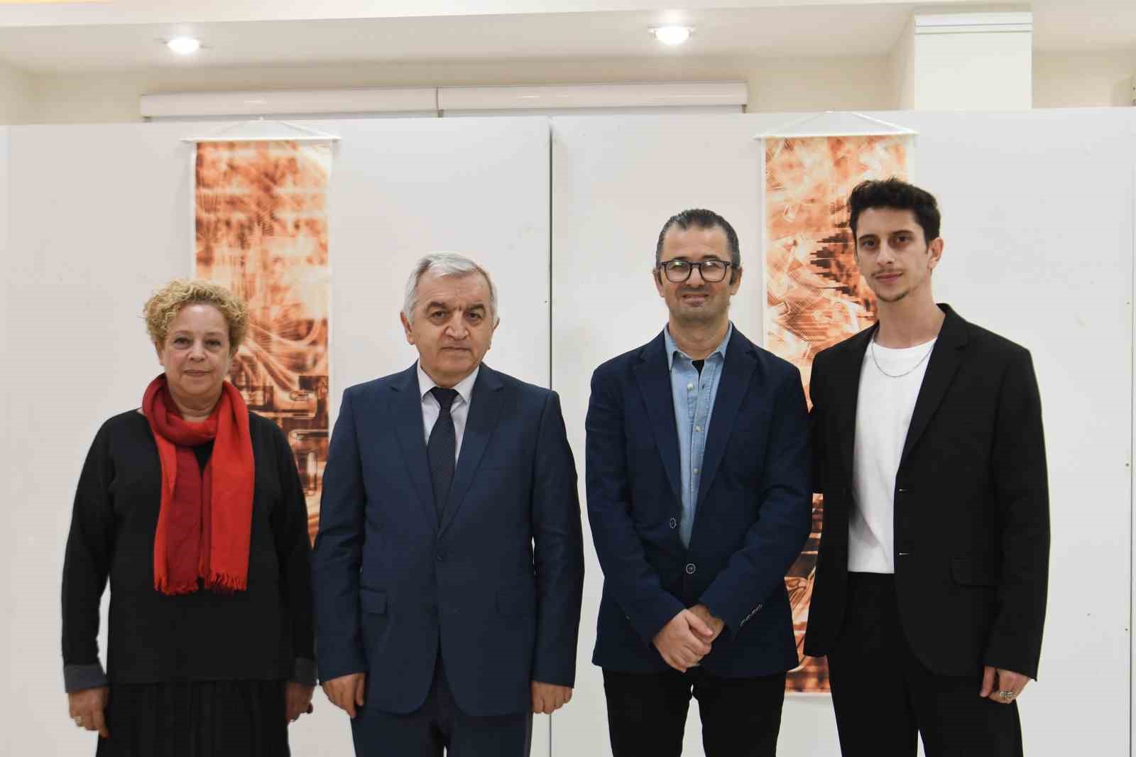 Manisa yöresinin motifleri modern tasarımla SAÜ’de buluştu