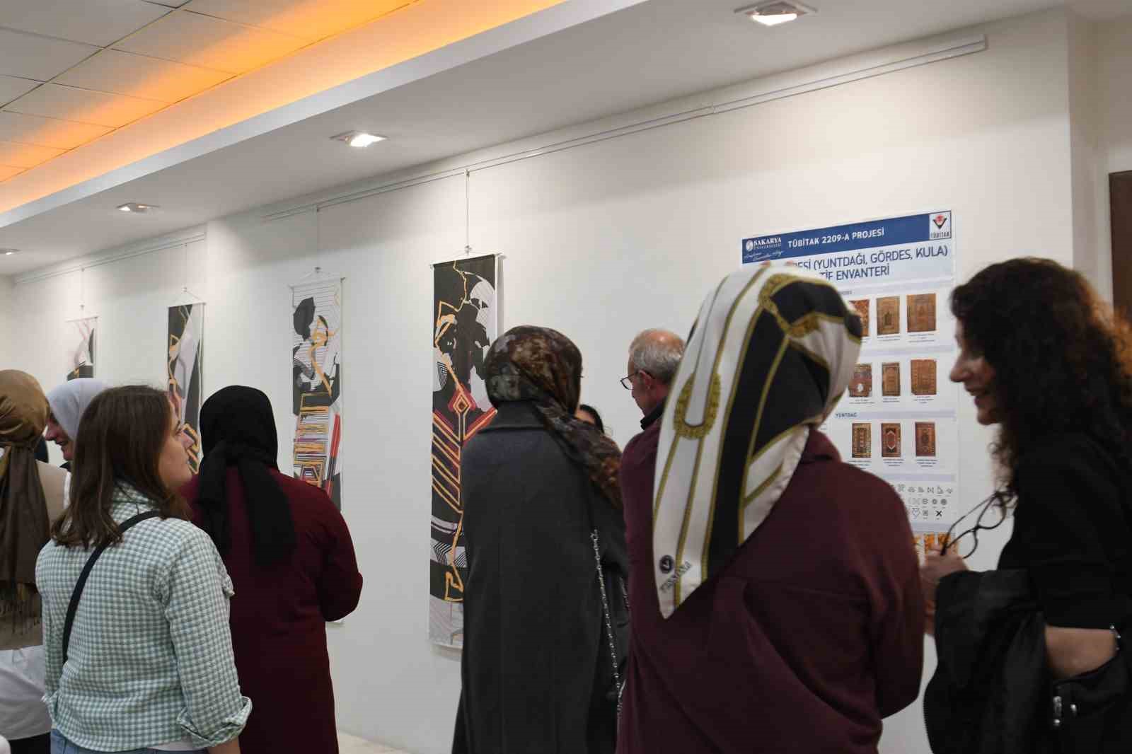 Manisa yöresinin motifleri modern tasarımla SAÜ’de buluştu