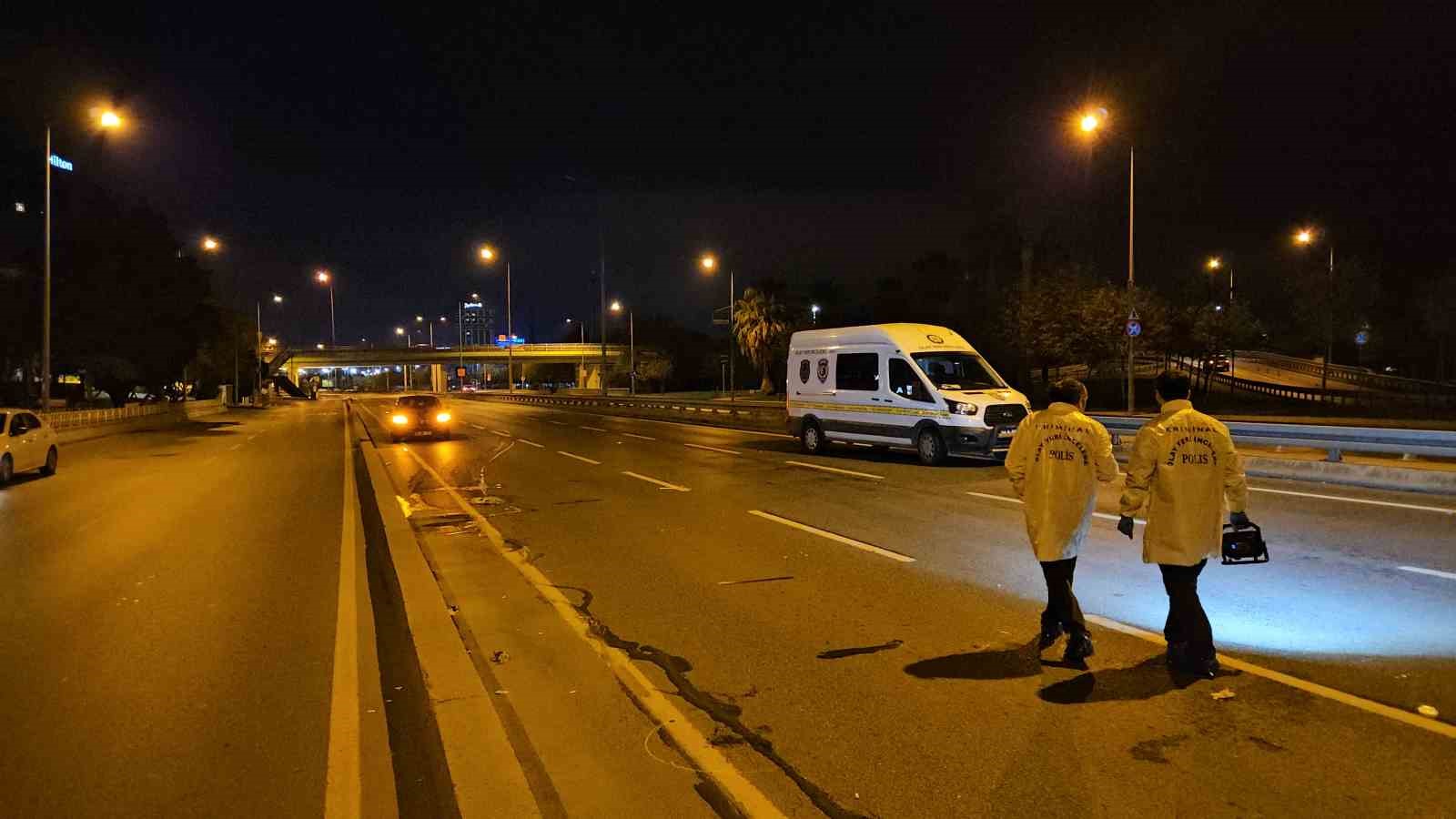 Bakırköy’de ’dur’ ihtarına uymayan sürücü kaza yapınca yakalandı... Kovalamaca anı kamerada
