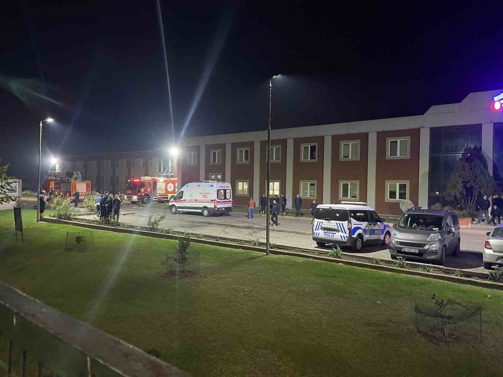 Fabrikada baca yangını: 2 kişi hastaneye kaldırıldı
