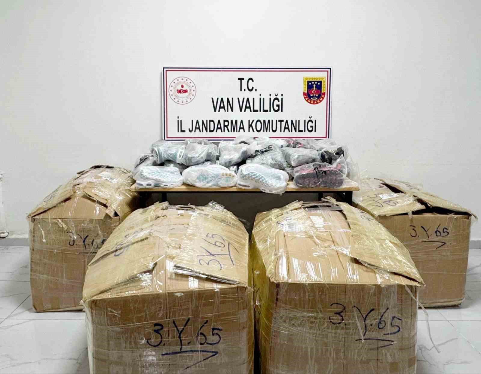 Van’da gümrük kaçağı malzeme ele geçirildi