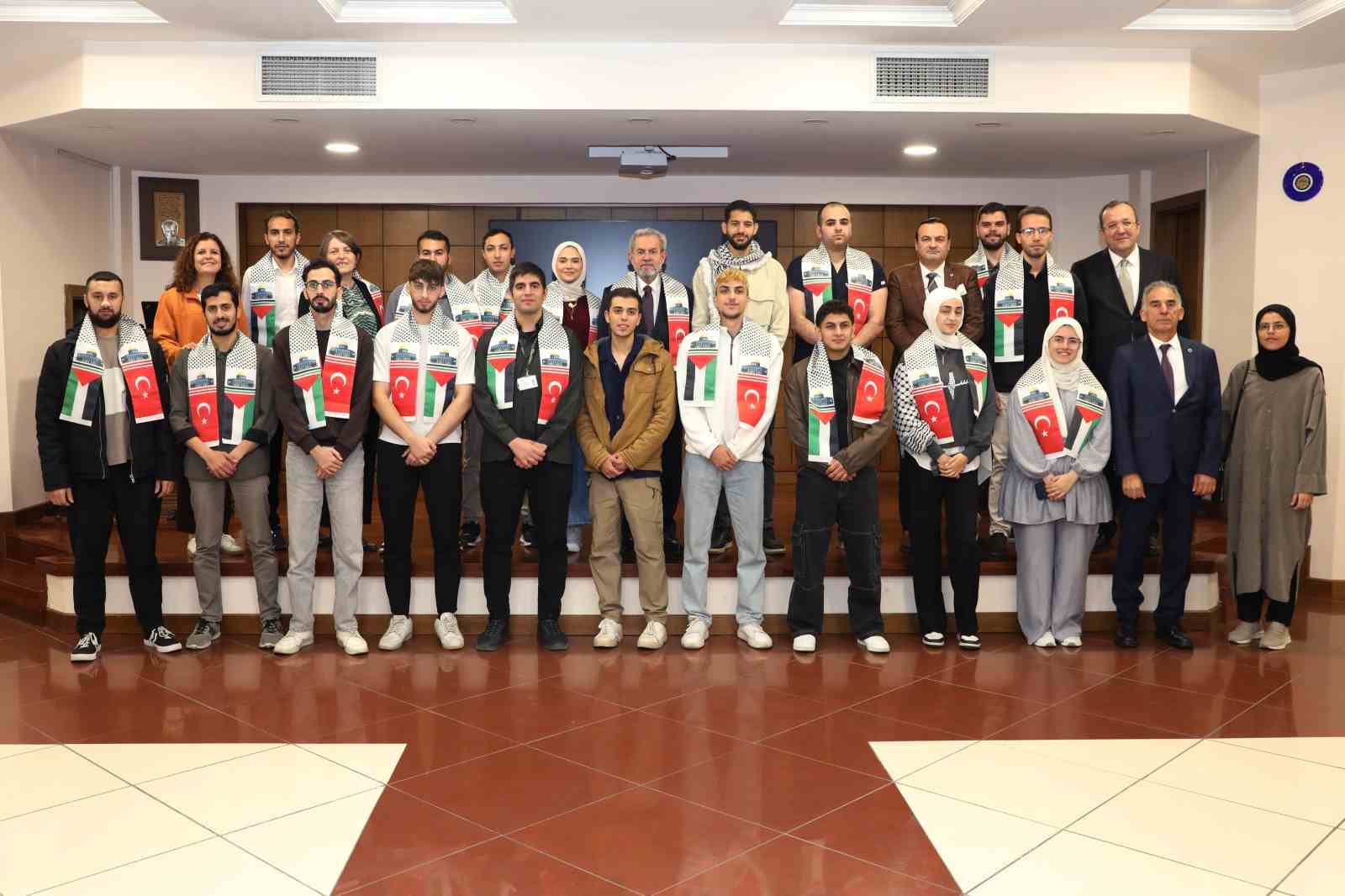 Rekt&ouml;r &Uuml;n&uuml;var: "Filistin&rsquo;de yaşanan acıların ardından gelen ateşkes, hepimiz i&ccedil;in bir nefes, bir umut vesilesi oldu"
