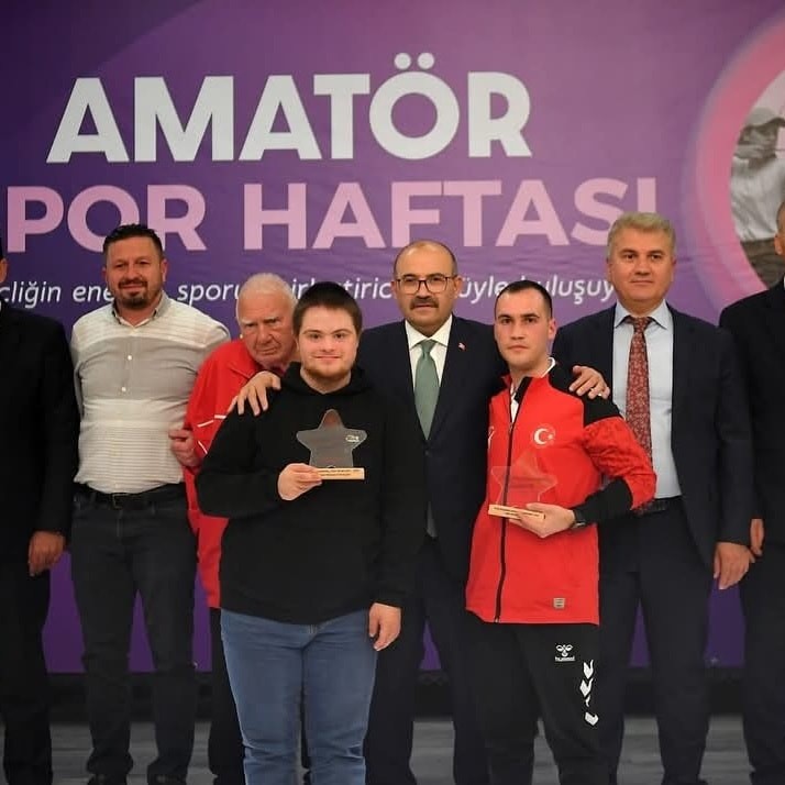 Balıkesir’de Amatör Spor Haftası "Sporun En’leri" ödül töreni ile sona erdi

