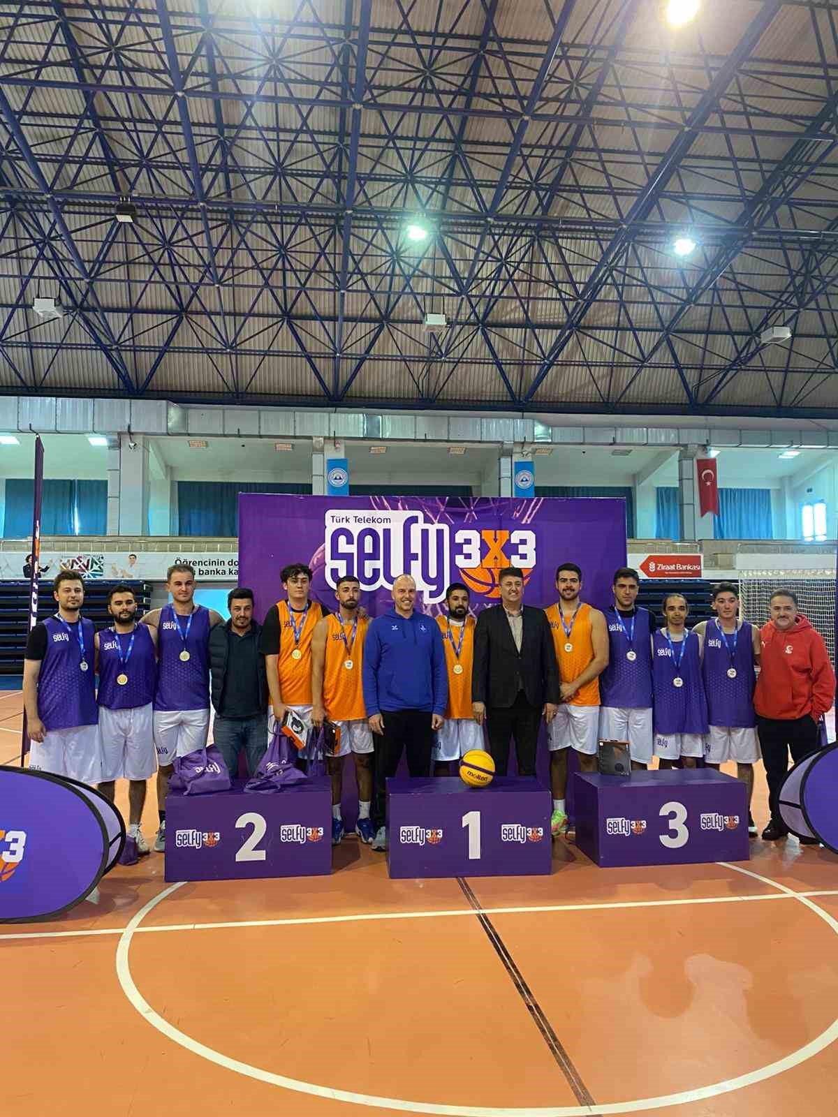 ERÜ’de 3X3 turnuvası sona erdi
