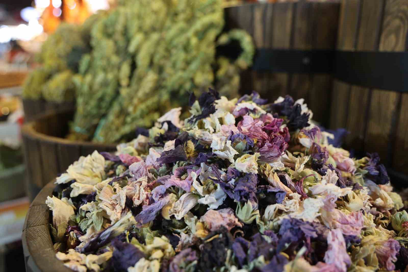 Havaların soğumasıyla birlikte vatandaşlar bitkisel &uuml;r&uuml;nlere y&ouml;neldi
