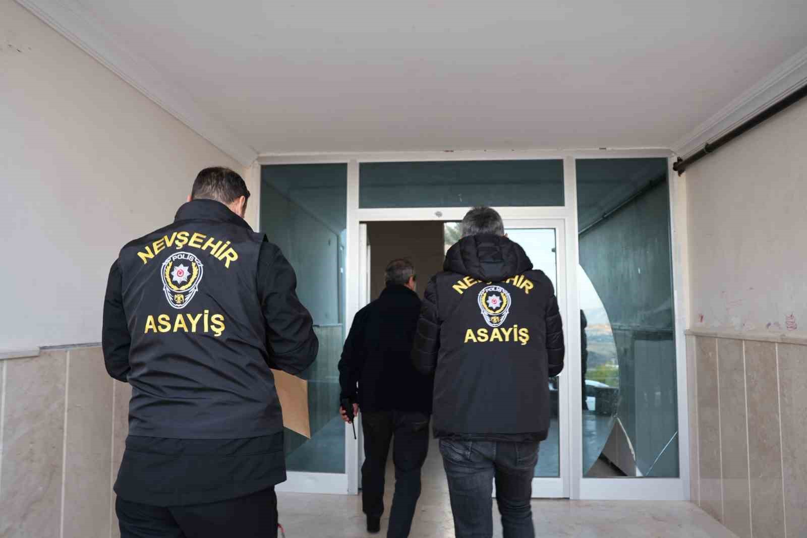 Nevşehir&rsquo;de masaj salonuna fuhuş operasyonu: 5 g&ouml;zaltı, 6 mağdur kadın kurtarıldı
