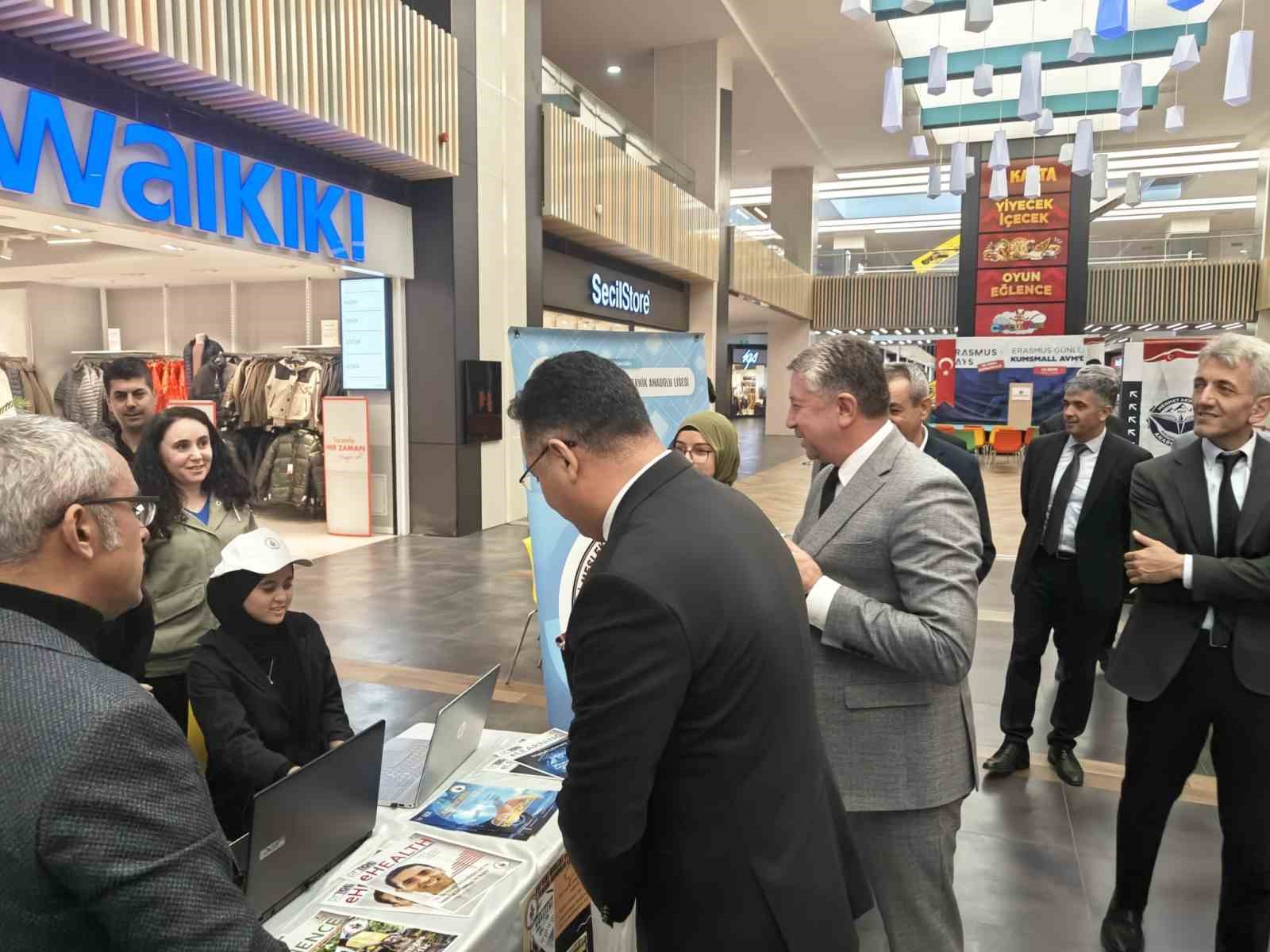 &lsquo;ERASMUS G&uuml;nleri&rsquo; KUMSmall&rsquo;da
