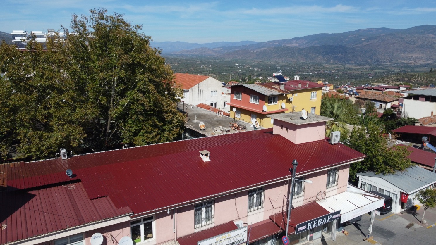 Bozdoğan Belediyesi&rsquo;nden kütüphane çatısına düzenleme