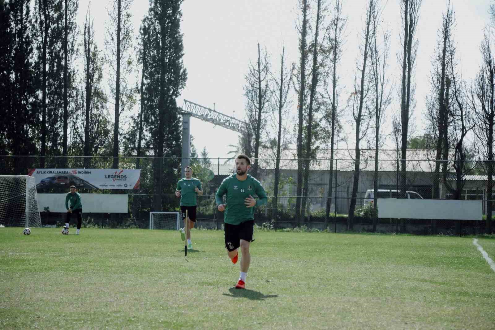 Sakaryaspor, Adana Demirspor mesaisinde
