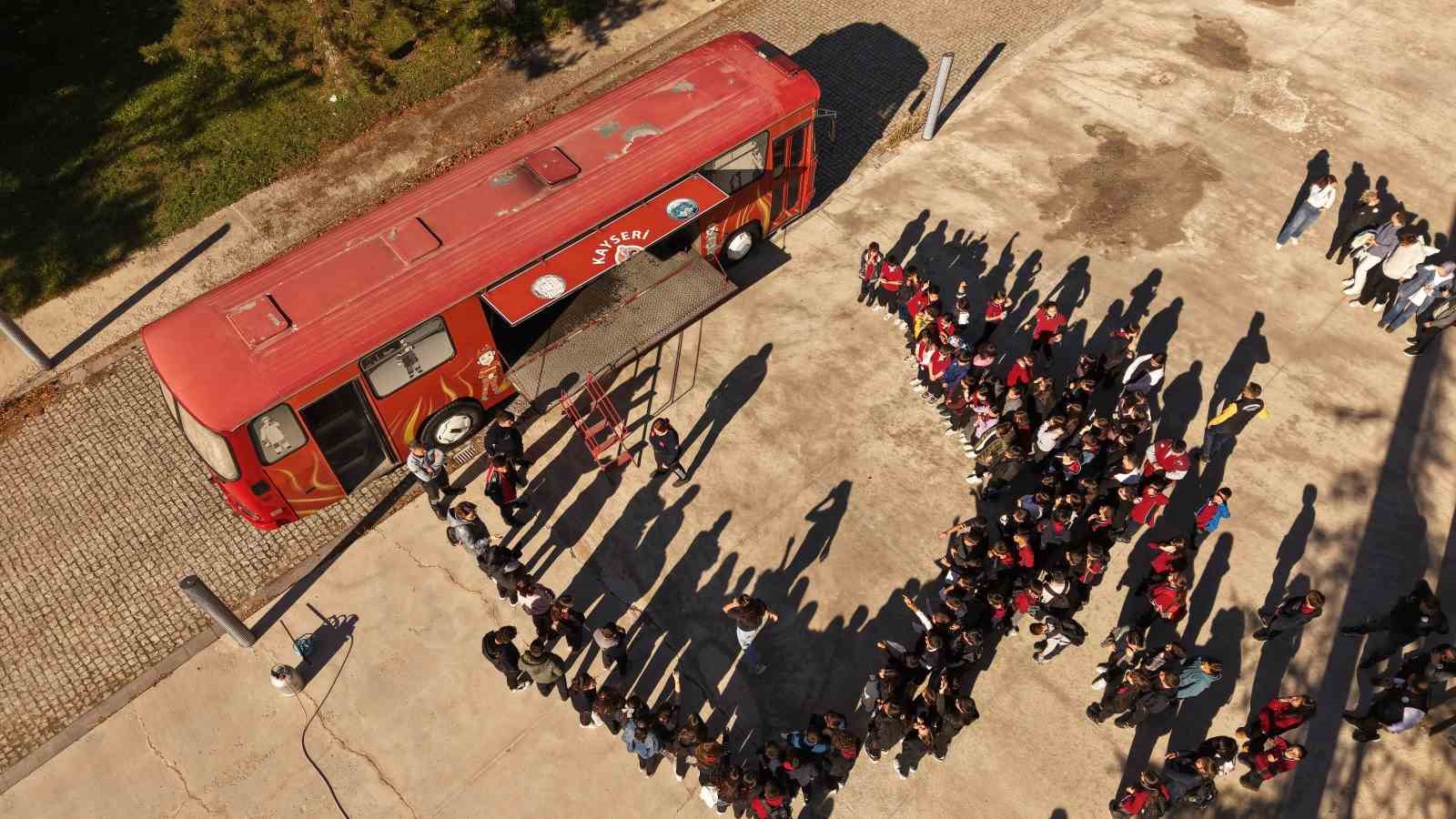 Büyükşehirden öğrencilere afet risklerini azaltma ve afetlere karşı hazırlık eğitimi