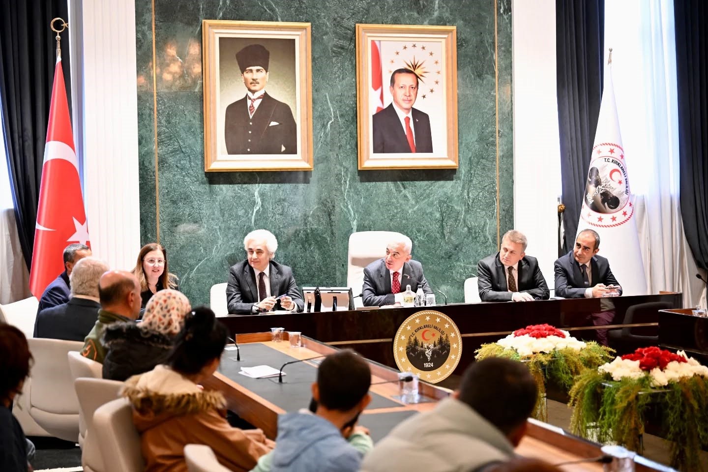 Vali Turan vatandaşların taleplerini dinledi
