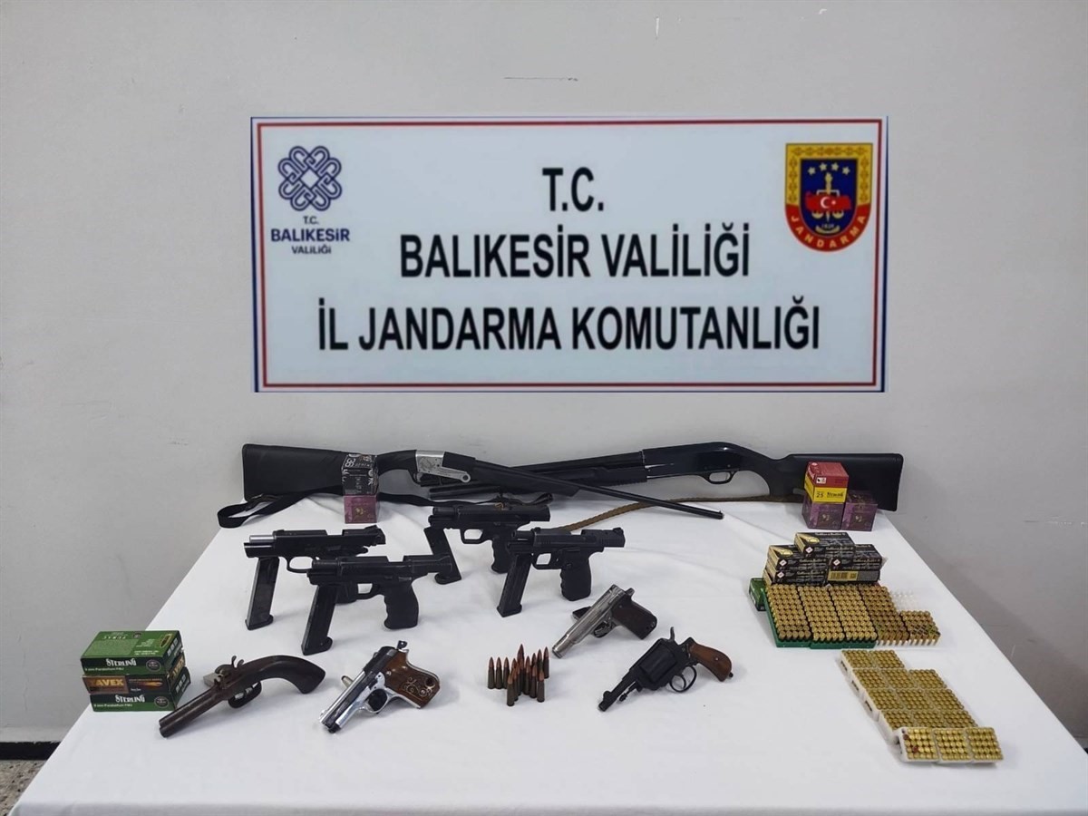 Balıkesir’de kaçakçılık operasyonu: 18 şüpheli yakalandı