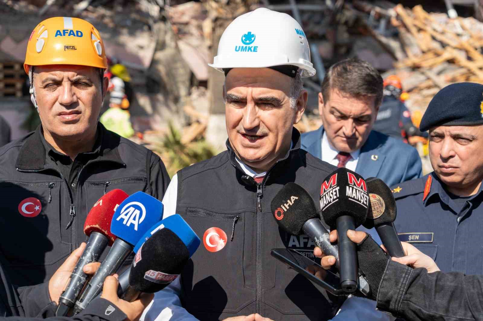 Manisa&rsquo;da 6.6 b&uuml;y&uuml;kl&uuml;ğ&uuml;ndeki deprem tatbikatı ger&ccedil;eği aratmadı
