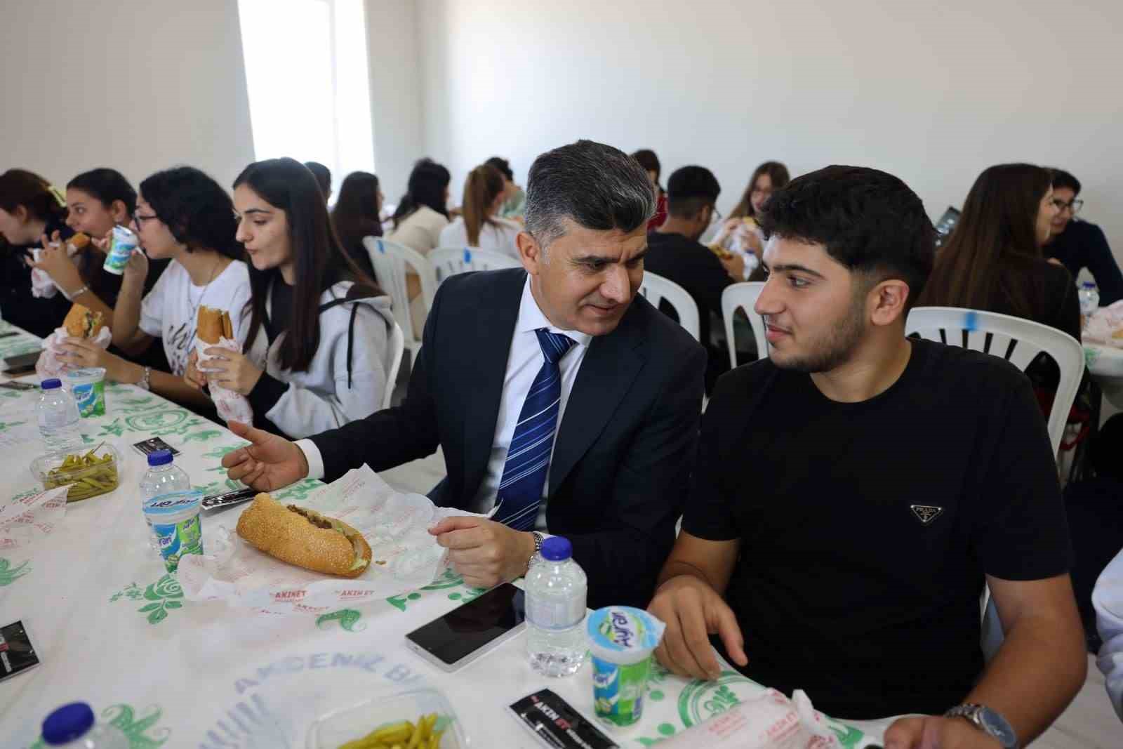 Mersinde snava hazrlanan rencilere dner srprizi
