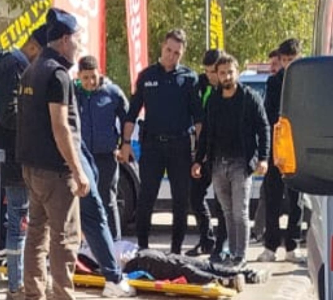 Darende otomobil ile motosiklet çarpıştı: 1 yaralı
