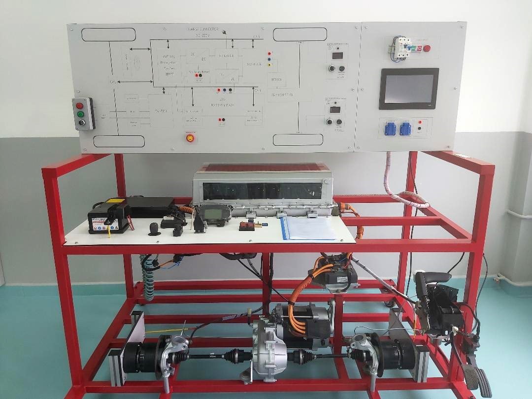 Elektrikli araçlar eğitim merkezinde kurulum çalışmaları hızla ilerliyor
