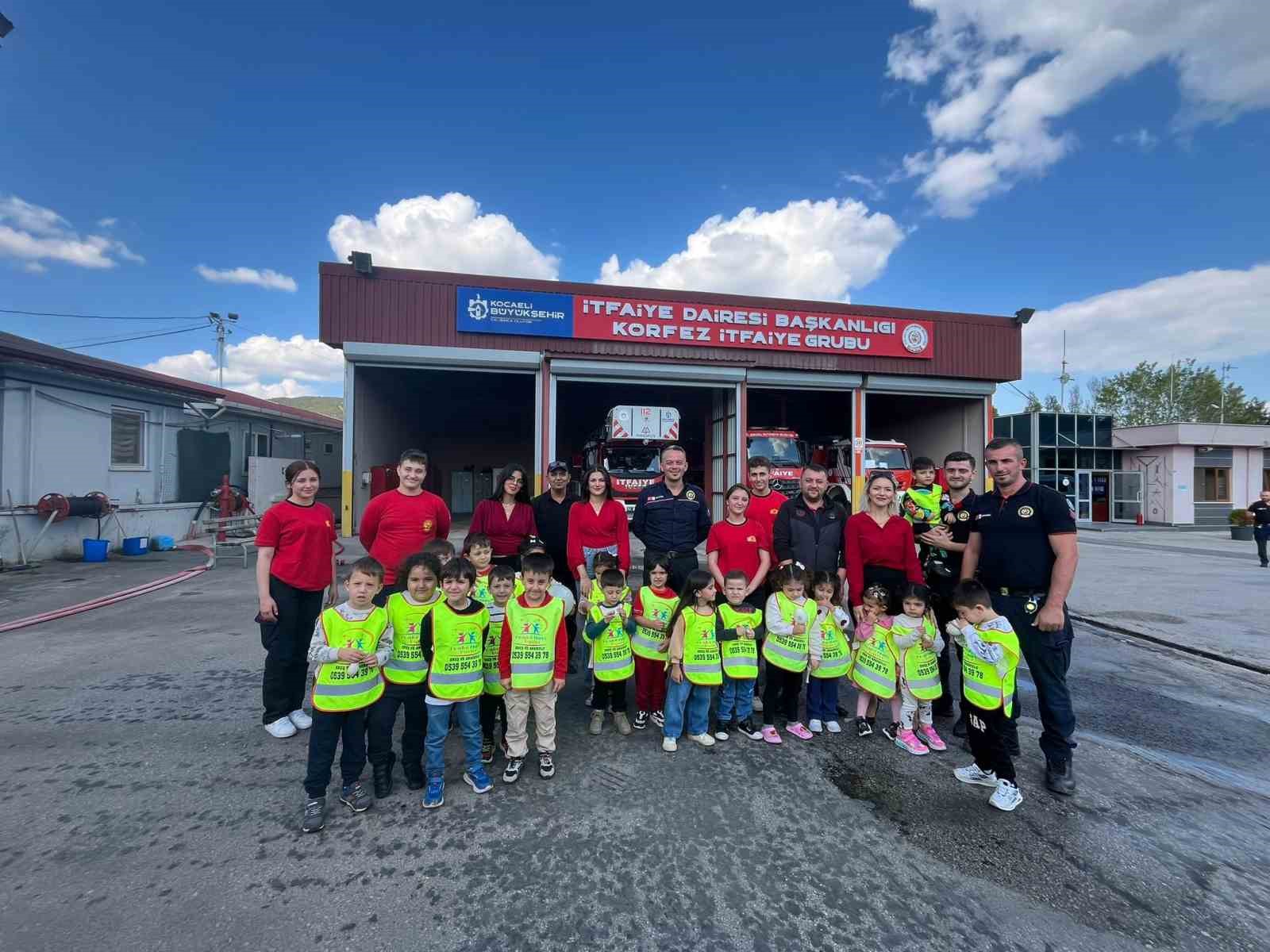 &Ouml;ğrenciler itfaiyecilik mesleğini yakından tanıdı
