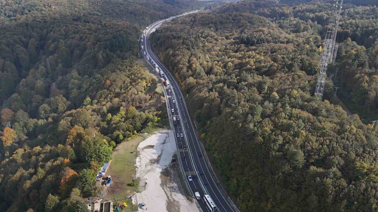 Bolu Dağı Tüneli’nde yapılan çalışmalar kara yolundaki trafiği artırdı
