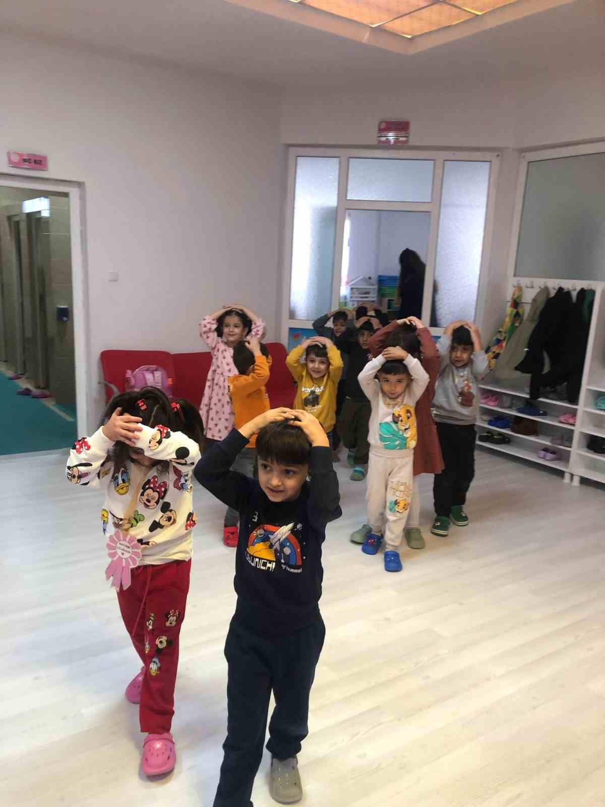 Bingöl’de 54 okulda eş zamanlı deprem tatbikatı